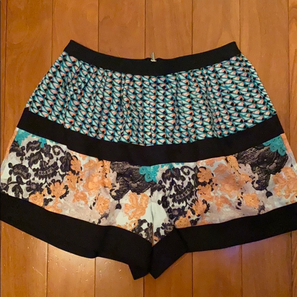 BCBG Maxazria black printer floral short - xxsmall